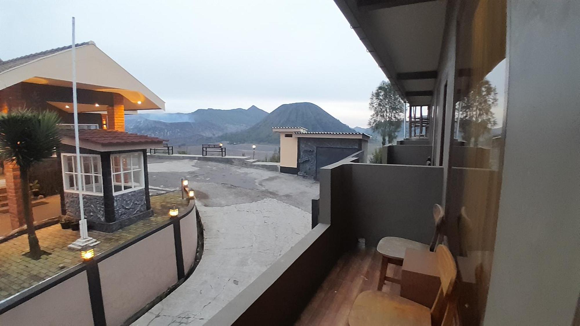 Sky View Bromo Guest House Ngadisari Екстер'єр фото
